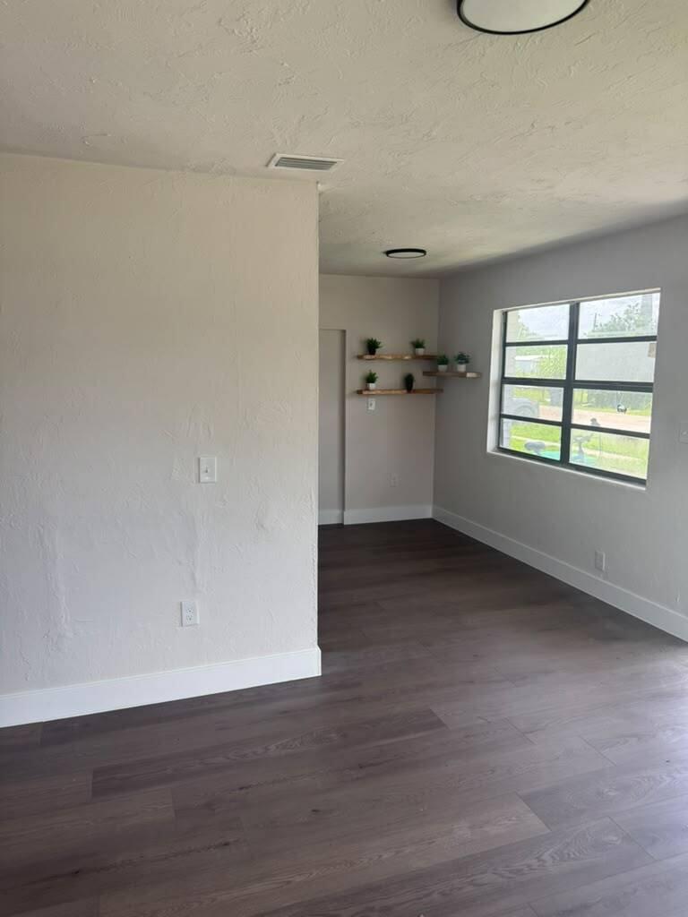 720 Rickey Jackson Boulevard Pahokee, FL 33476 - Photo 7 of 24 WhatsApp Image 2026-07-09 at 3.01.04 PM