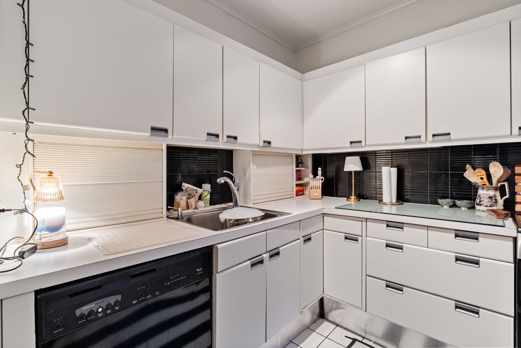 255 Beacon Street, Unit 21 Boston, MA 02116 - Photo 8 of 22