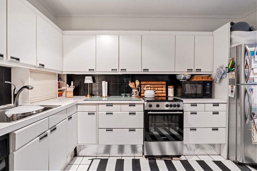 255 Beacon Street, Unit 21 Boston, MA 02116 - Photo 9 of 22