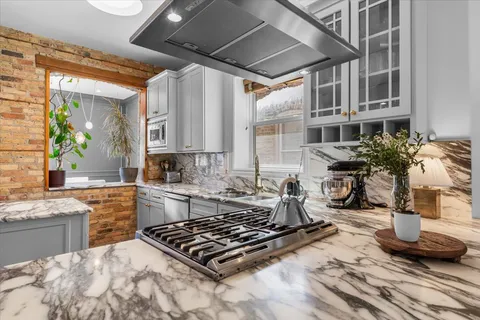 $1,349,000 | 1819 North Whipple Street, Chicago, IL 60647