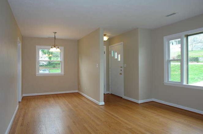 2605 Spring Road Southwest Roanoke, VA 24015 - Photo 5 of 33 2