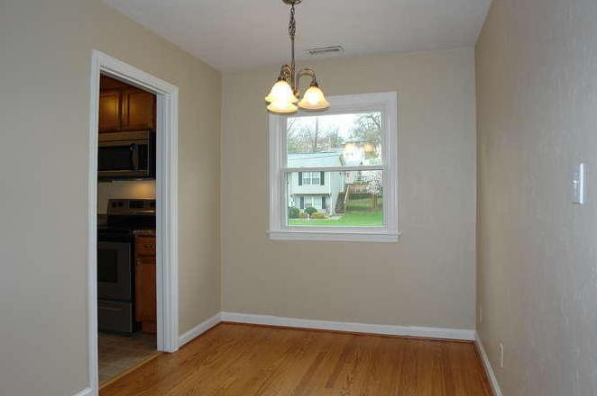 2605 Spring Road Southwest Roanoke, VA 24015 - Photo 7 of 33 4