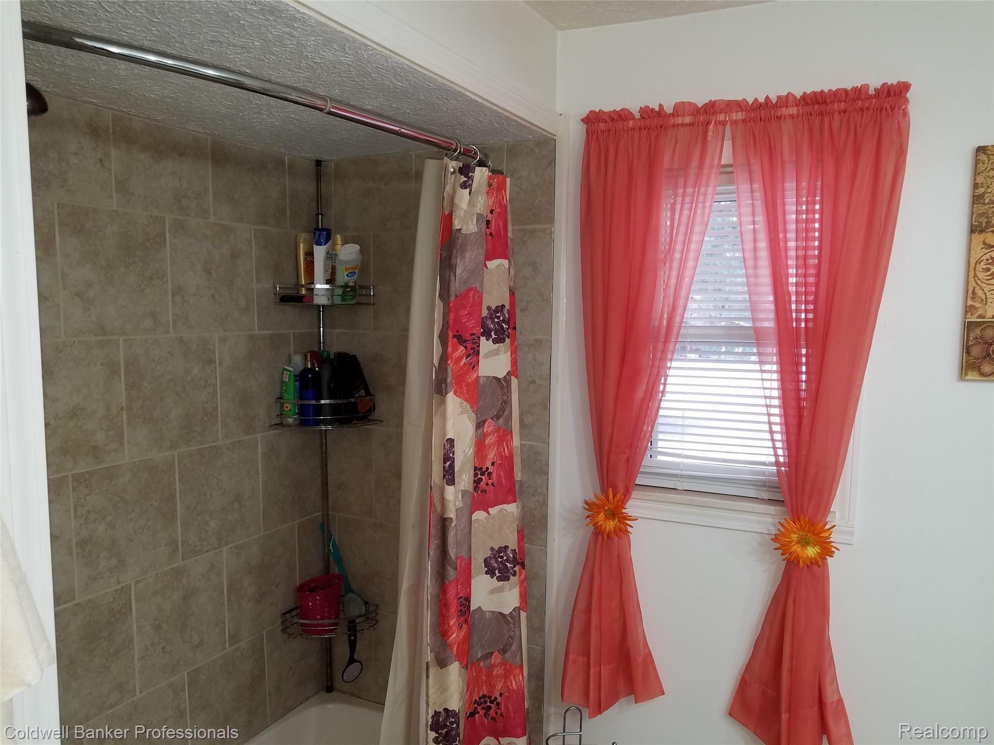 4285 Morgan Road Lake Orion, MI 48359 - Photo 20 of 39 20191211_101249.jpg