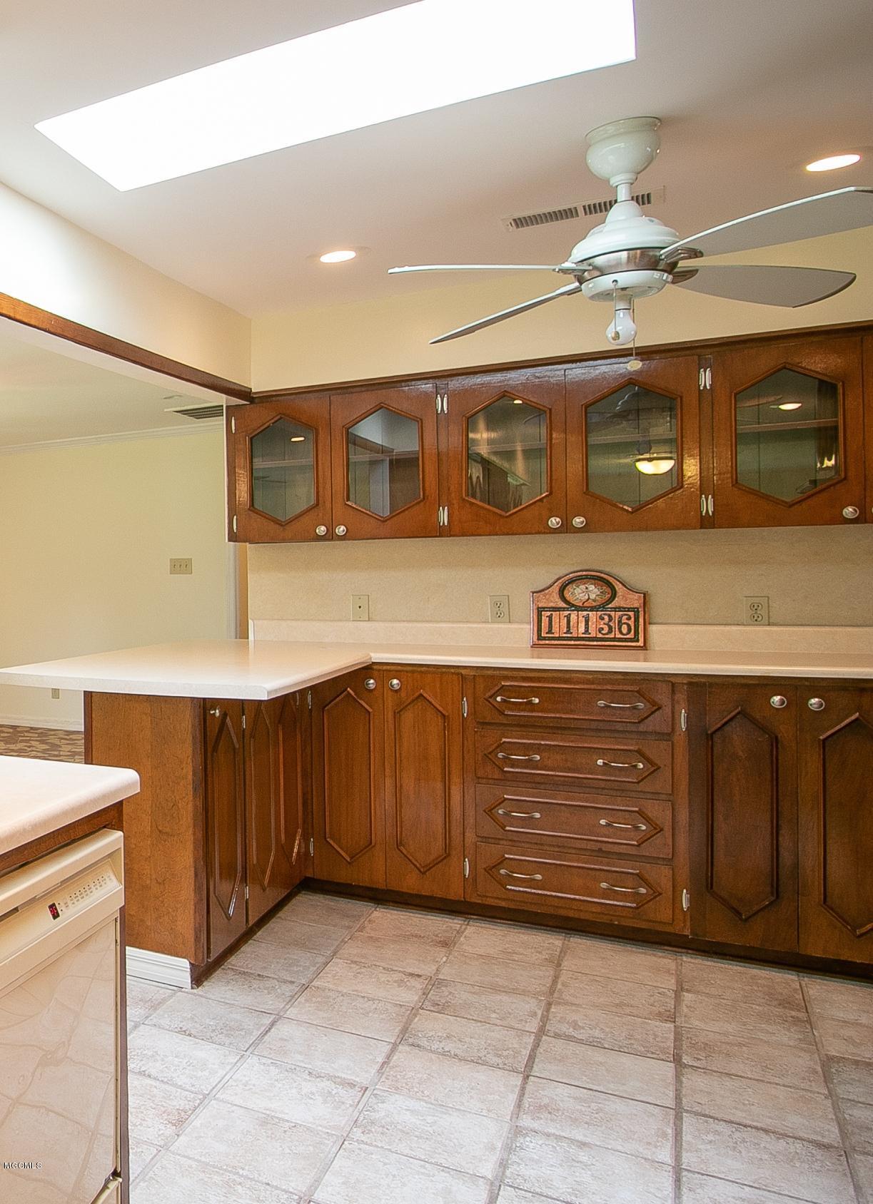 11136 Dauro Road Gulfport, MS 39503 - Photo 12 of 27 Kitchen