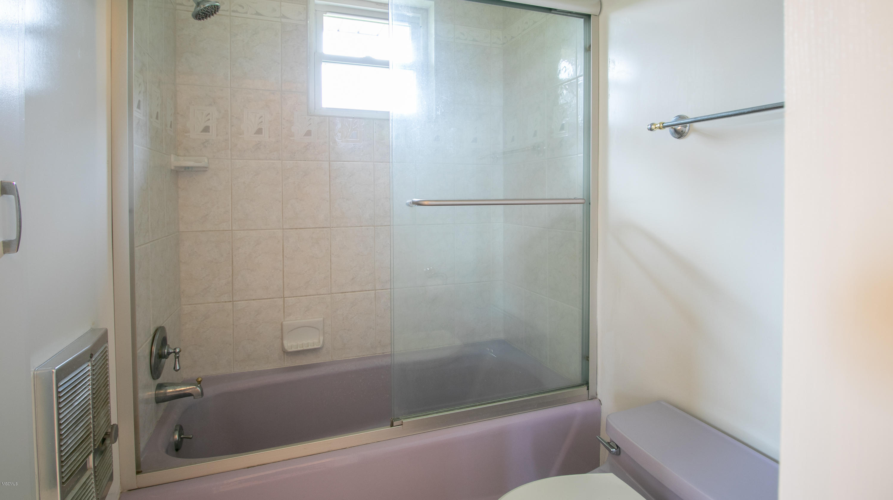 11136 Dauro Road Gulfport, MS 39503 - Photo 18 of 27 Master Bath