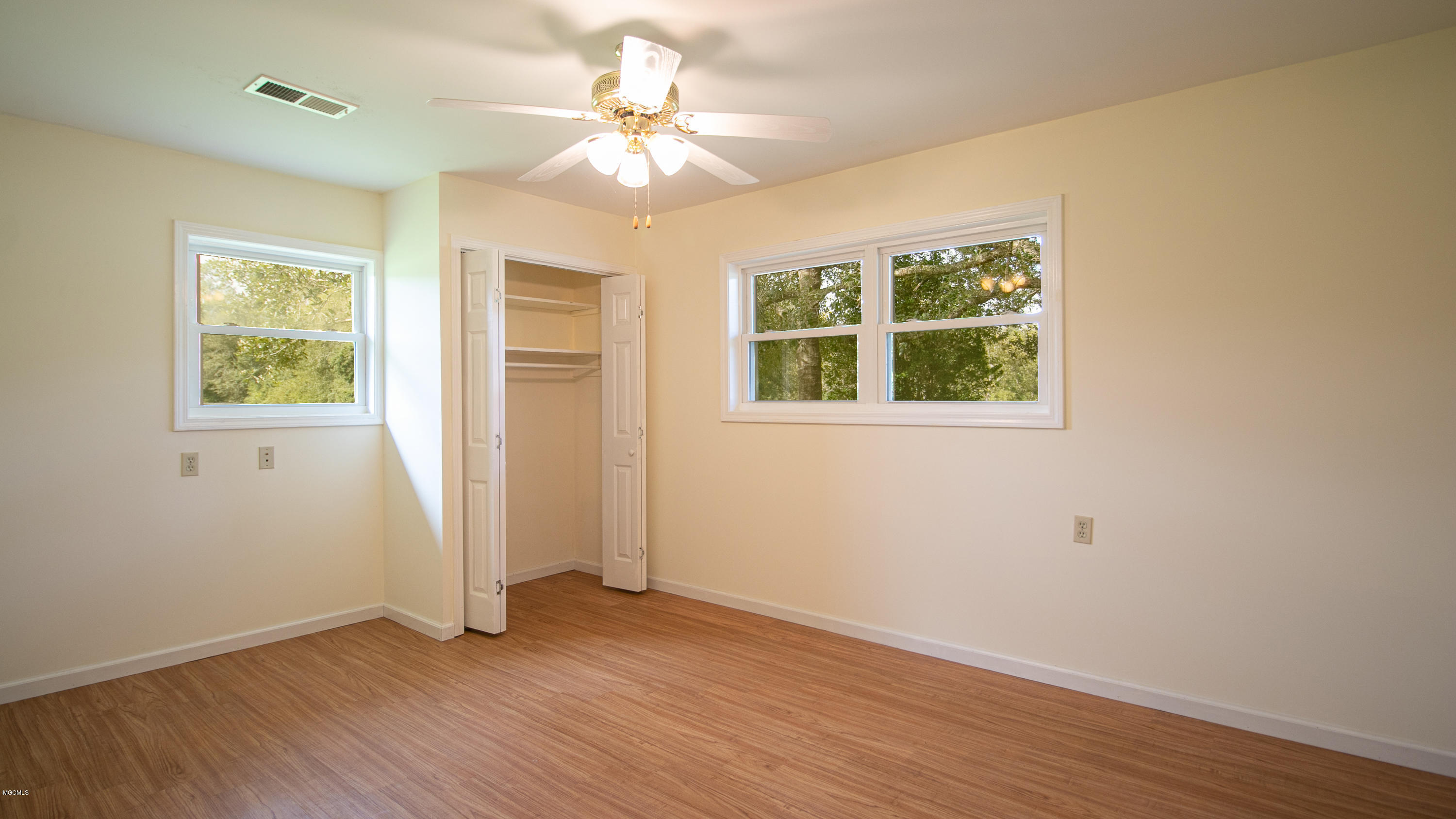 11136 Dauro Road Gulfport, MS 39503 - Photo 21 of 27 Guest Bedroom 2
