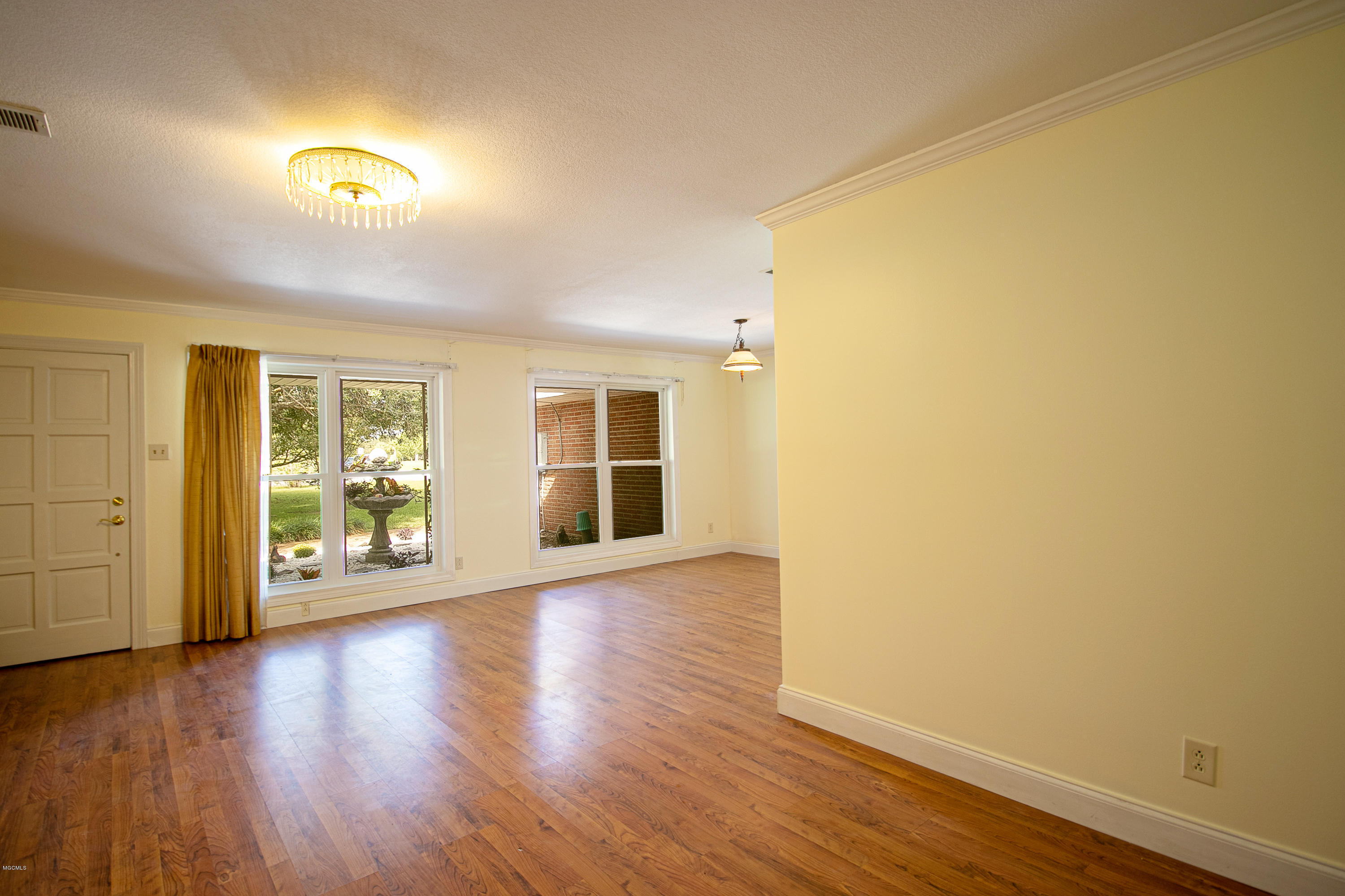 11136 Dauro Road Gulfport, MS 39503 - Photo 8 of 27 Formal Living/Dining