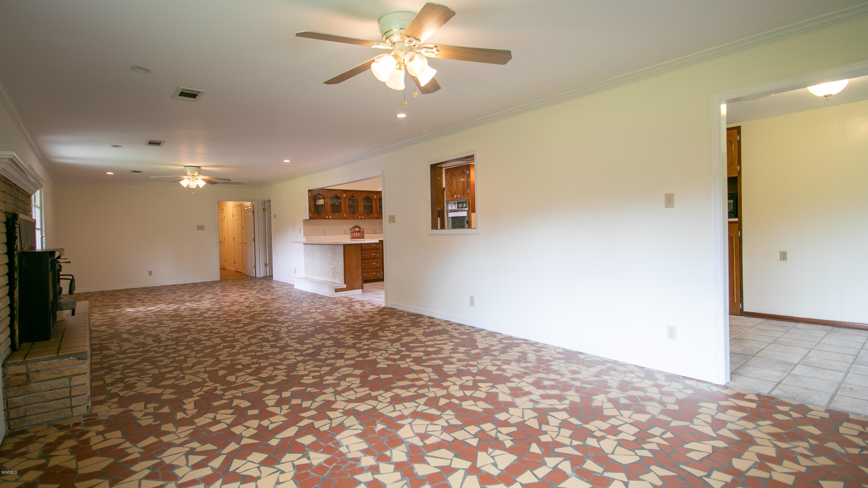11136 Dauro Road Gulfport, MS 39503 - Photo 10 of 27 Great/Family Room