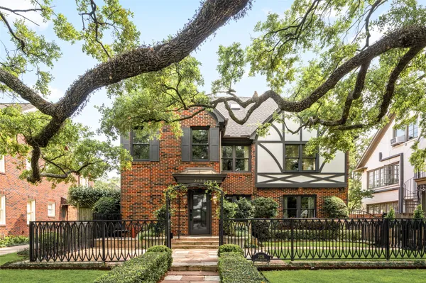$2,650,000 | 2035 South Boulevard, Houston, TX 77098