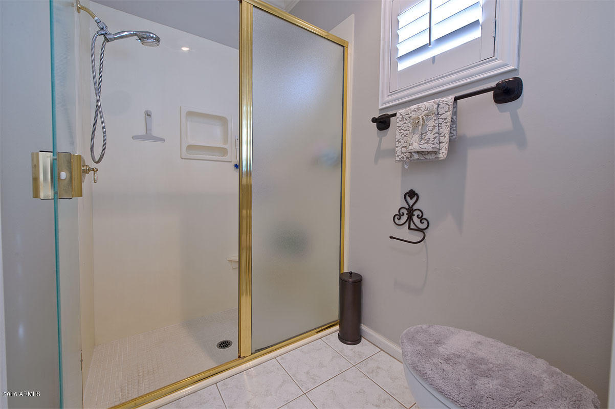 14919 Piccadilly Road Goodyear, AZ 85395 - Photo 11 of 26 Master%20Shower