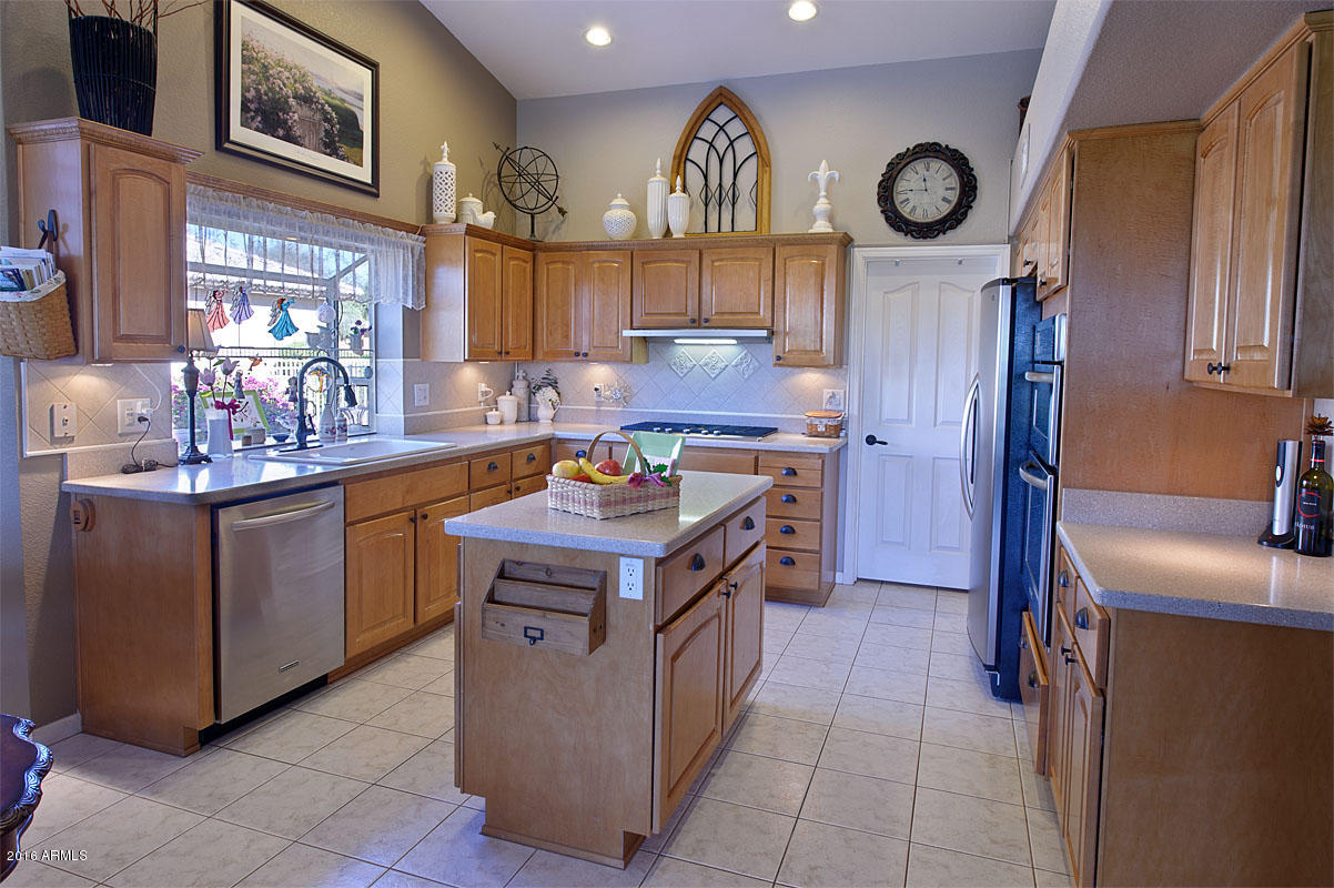 14919 Piccadilly Road Goodyear, AZ 85395 - Photo 5 of 26 kitchen
