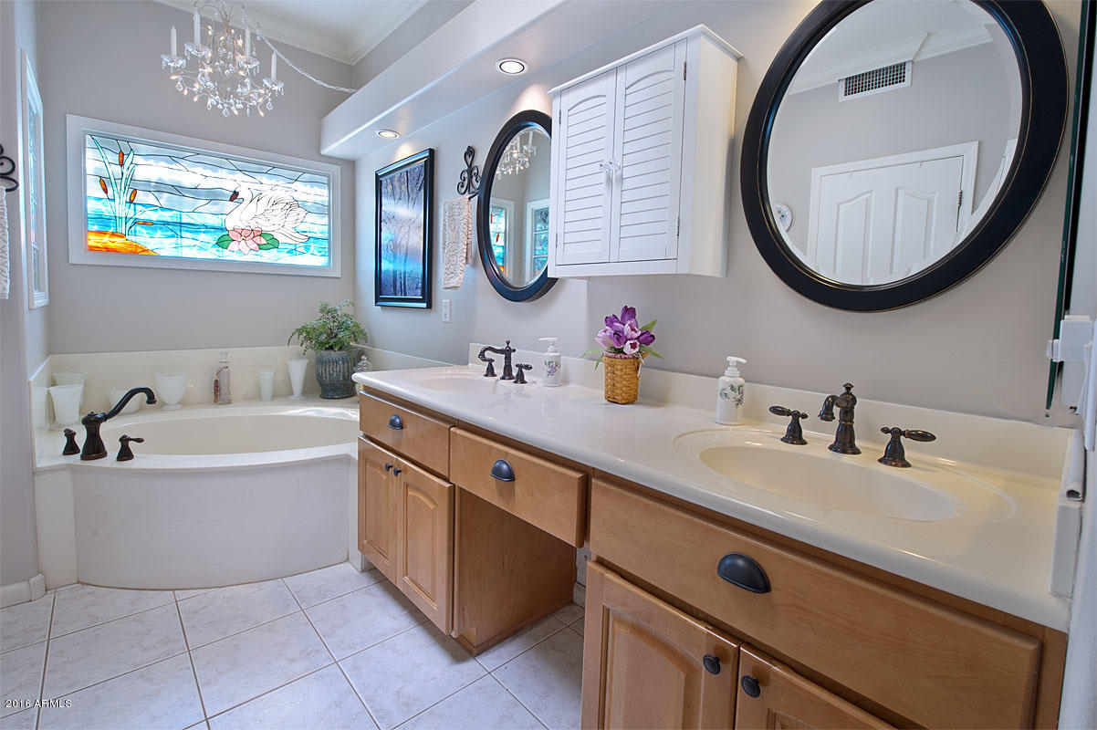 14919 Piccadilly Road Goodyear, AZ 85395 - Photo 10 of 26 Master%20Bathroom