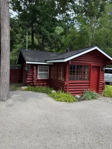 $199,900 | 252 West Lake Drive, Cadillac, MI 49601