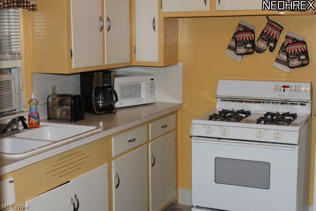 1578 Som Center Road Cleveland, OH 44124 - Photo 9 of 12 Gallery Image 9