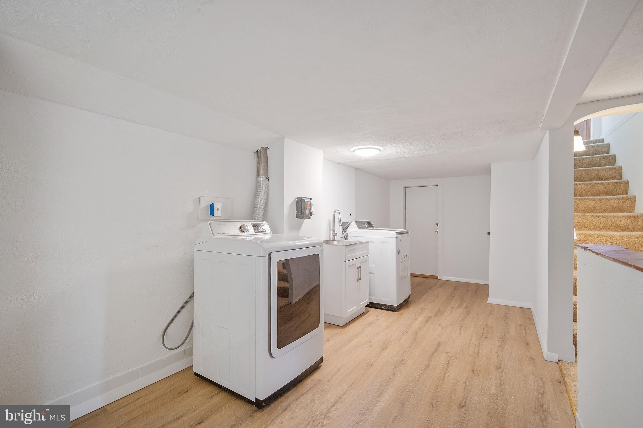 102 Park Valley Road Silver Spring, MD 20910 - Photo 24 of 46 Laundry