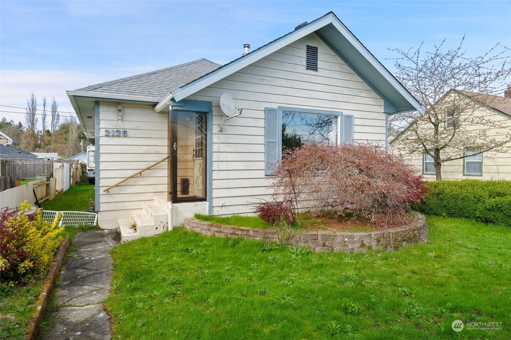 2126 Warner Street Bremerton, WA 98310 - Photo 2 of 37 Gallery Image 2