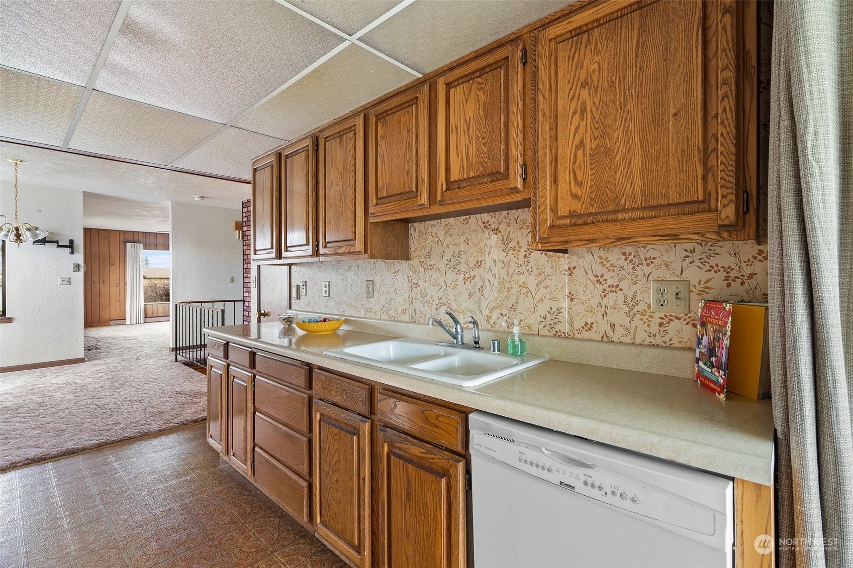 2126 Warner Street Bremerton, WA 98310 - Photo 10 of 37 Gallery Image 10