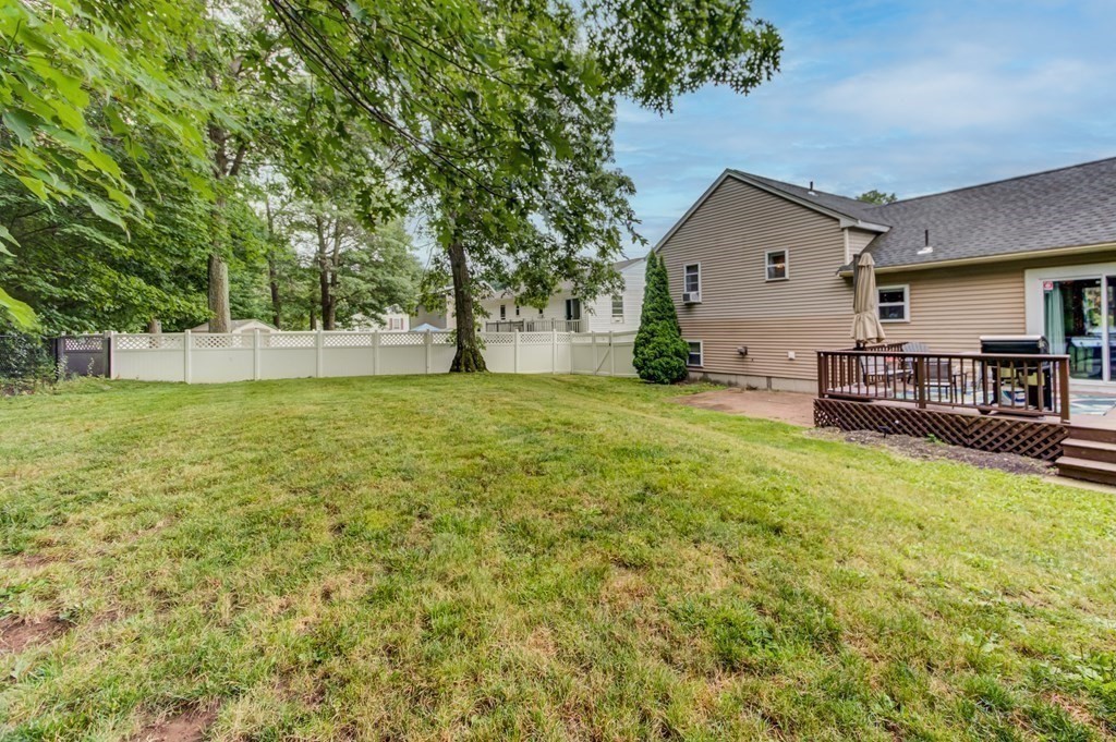 53 Santoro Road Worcester, MA 01606 - Photo 5 of 36 Gallery Image 5