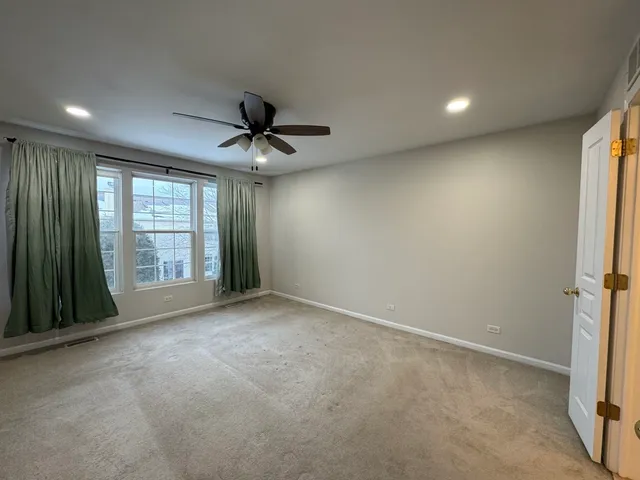 $2,800 | 3029 Peachtree Circle, Aurora, IL 60502