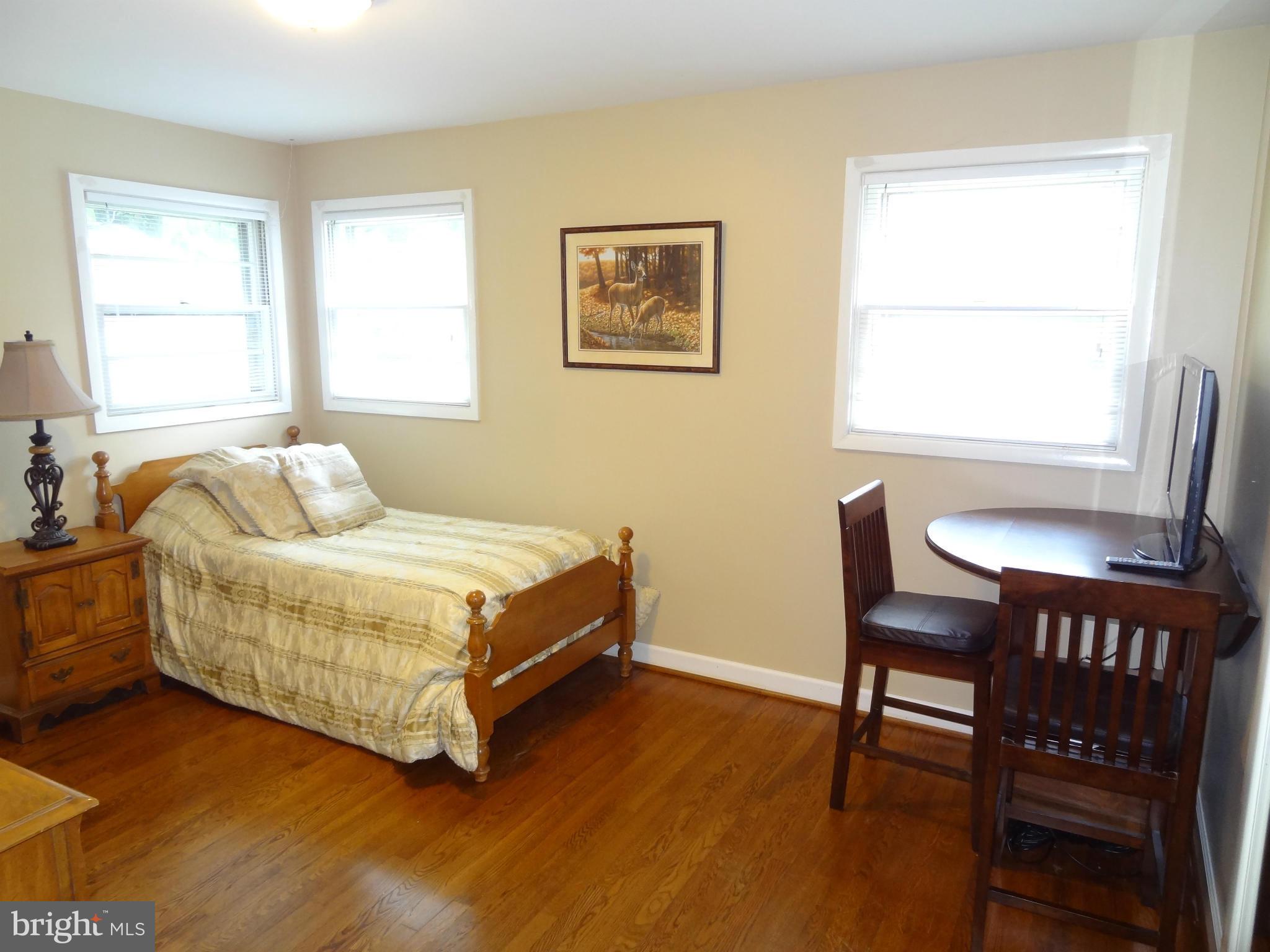 402 Moorefield Road Southwest Vienna, VA 22180 - Photo 12 of 25 Bedroom
