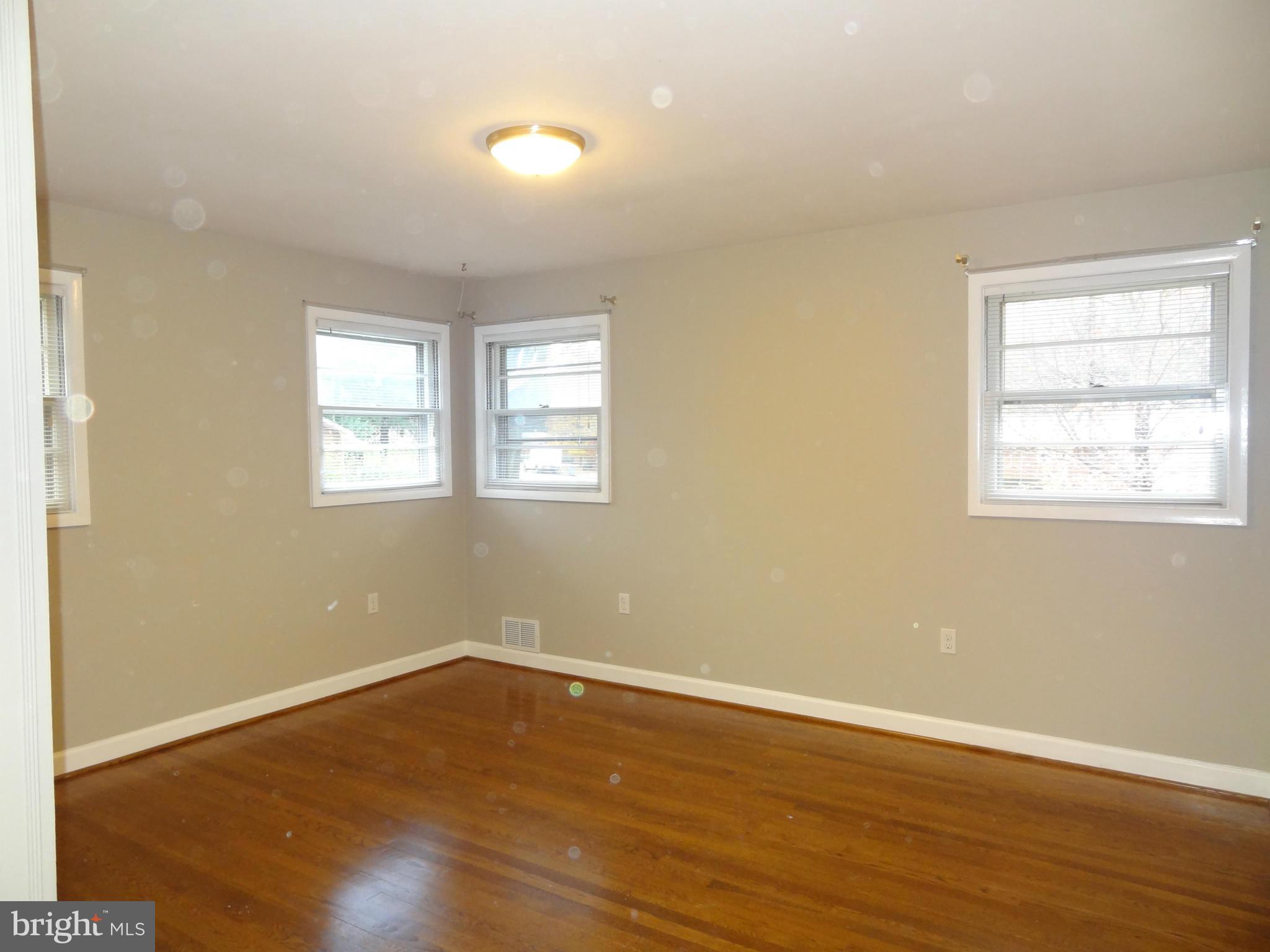 402 Moorefield Road Southwest Vienna, VA 22180 - Photo 16 of 25 Bedroom