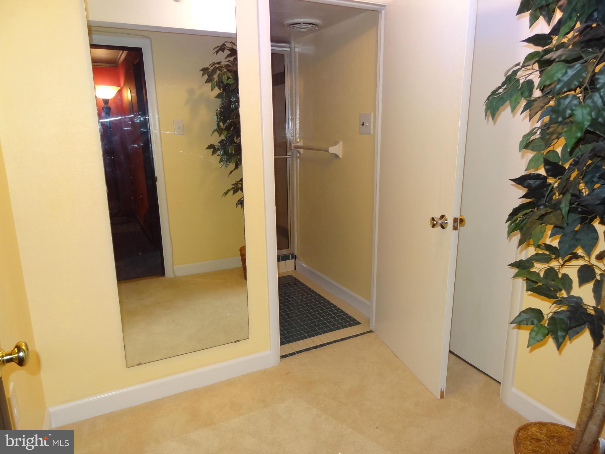 402 Moorefield Road Southwest Vienna, VA 22180 - Photo 23 of 25 Interior (General)