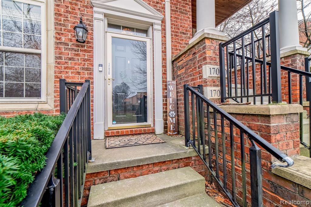17026 Farmington Road Livonia, MI 48154 - Photo 5 of 36 Gallery Image 5