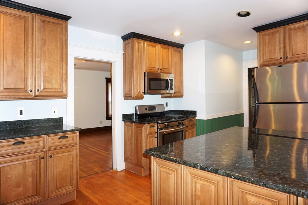 77 Manchester Terrace Springfield, MA 01108 - Photo 10 of 22