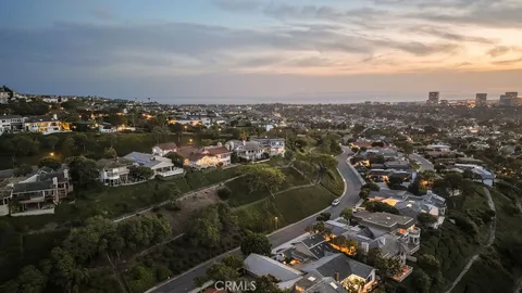 $3,950,000 | 7 Cherbourg, Newport Beach, CA 92660