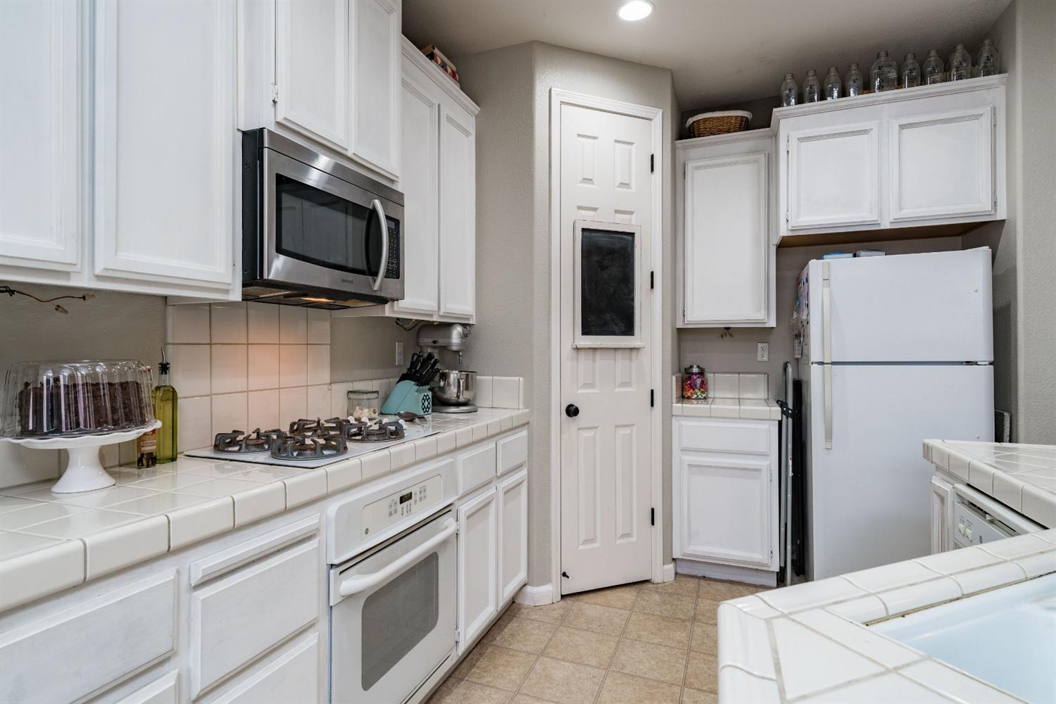 1034 San Ramon Avenue Madera, CA 93637 - Photo 12 of 47 Gallery Image 12