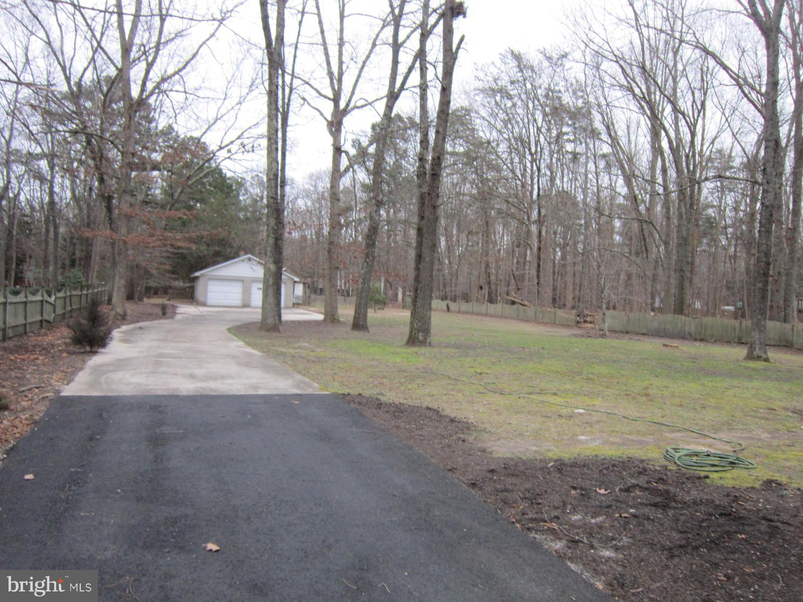 206 Oakshade Road Tabernacle, NJ 08088 - Photo 3 of 26 Driveway to detached garage