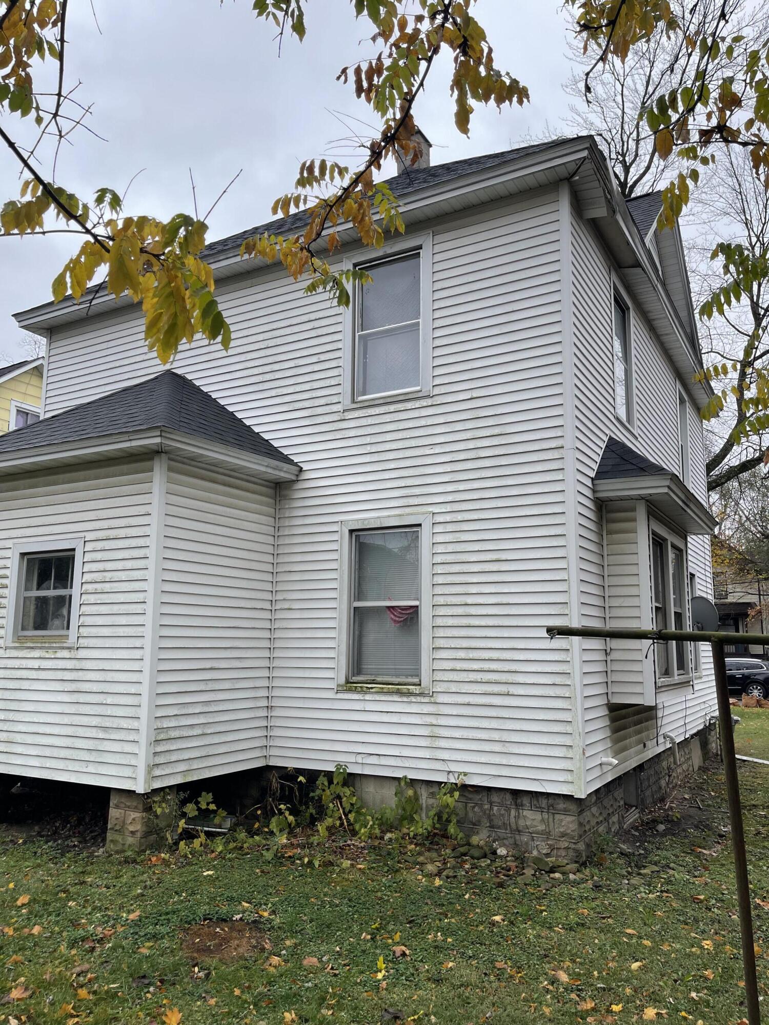 607 Reed Street Kalamazoo, MI 49001 - Photo 6 of 8 Photo Nov 15 2024, 12 25 53