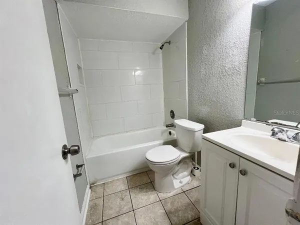 $1,950 | 5008 Parkhill Place, Tampa, FL 33624