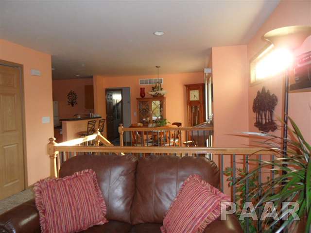 510 Springfield Road East Peoria, IL 61611 - Photo 4 of 13 Gallery Image 4