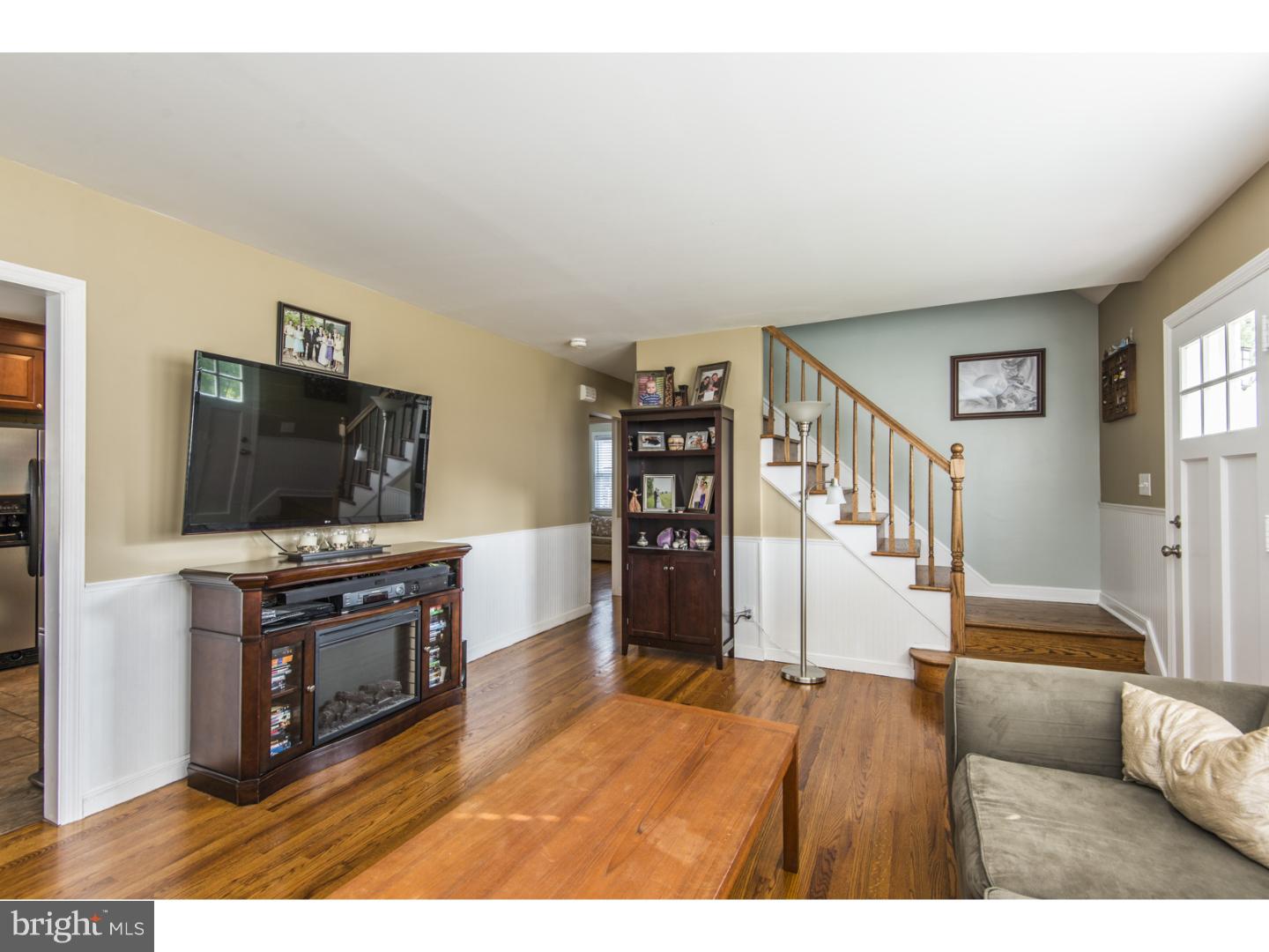 712 Lehigh Road Newark, DE 19711 - Photo 6 of 25 Living Room