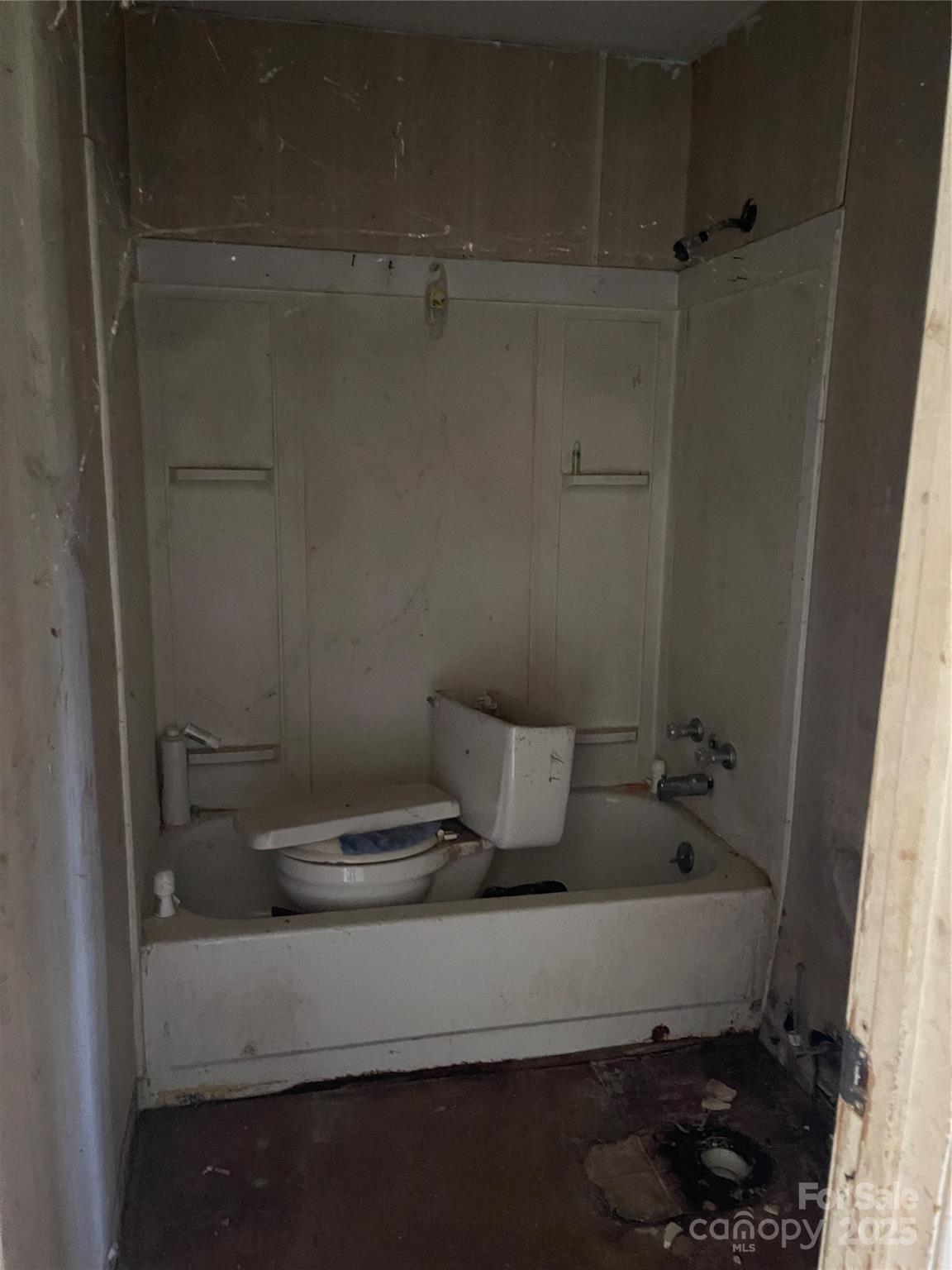 5735 Fallston Road Lawndale, NC 28090 - Photo 11 of 17 a bathroom with a bathtub