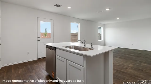 $276,499 | 10320 Lassen Park, Adkins, TX 78101