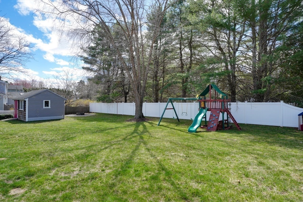 268 Davis Street Northborough, MA 01532 - Photo 20 of 28