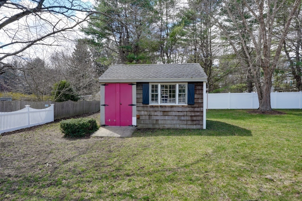 268 Davis Street Northborough, MA 01532 - Photo 23 of 28
