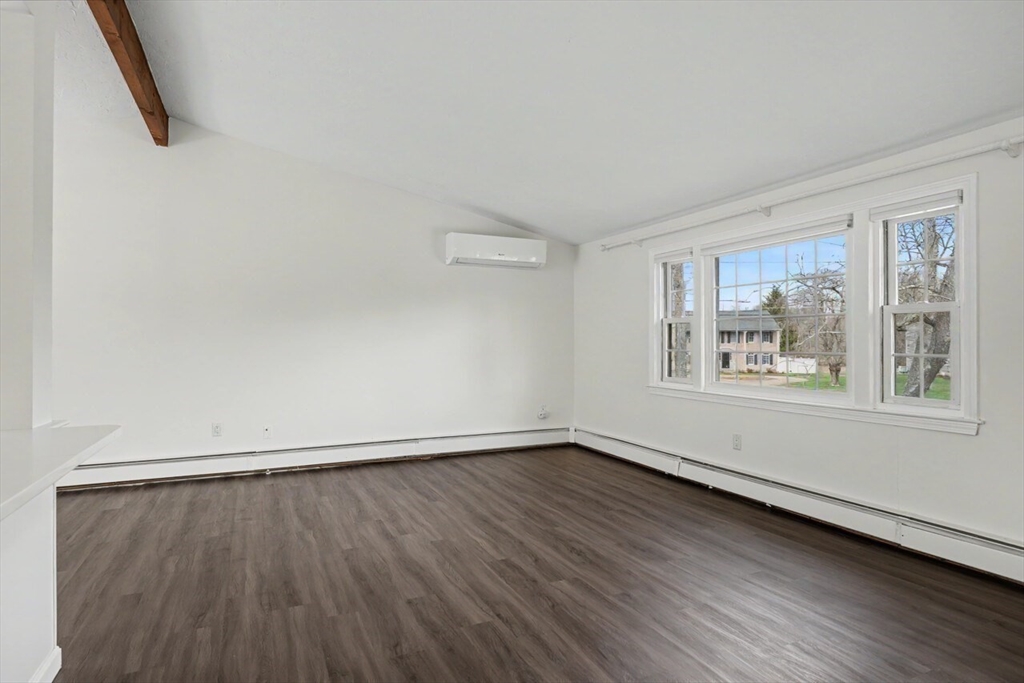 268 Davis Street Northborough, MA 01532 - Photo 8 of 28