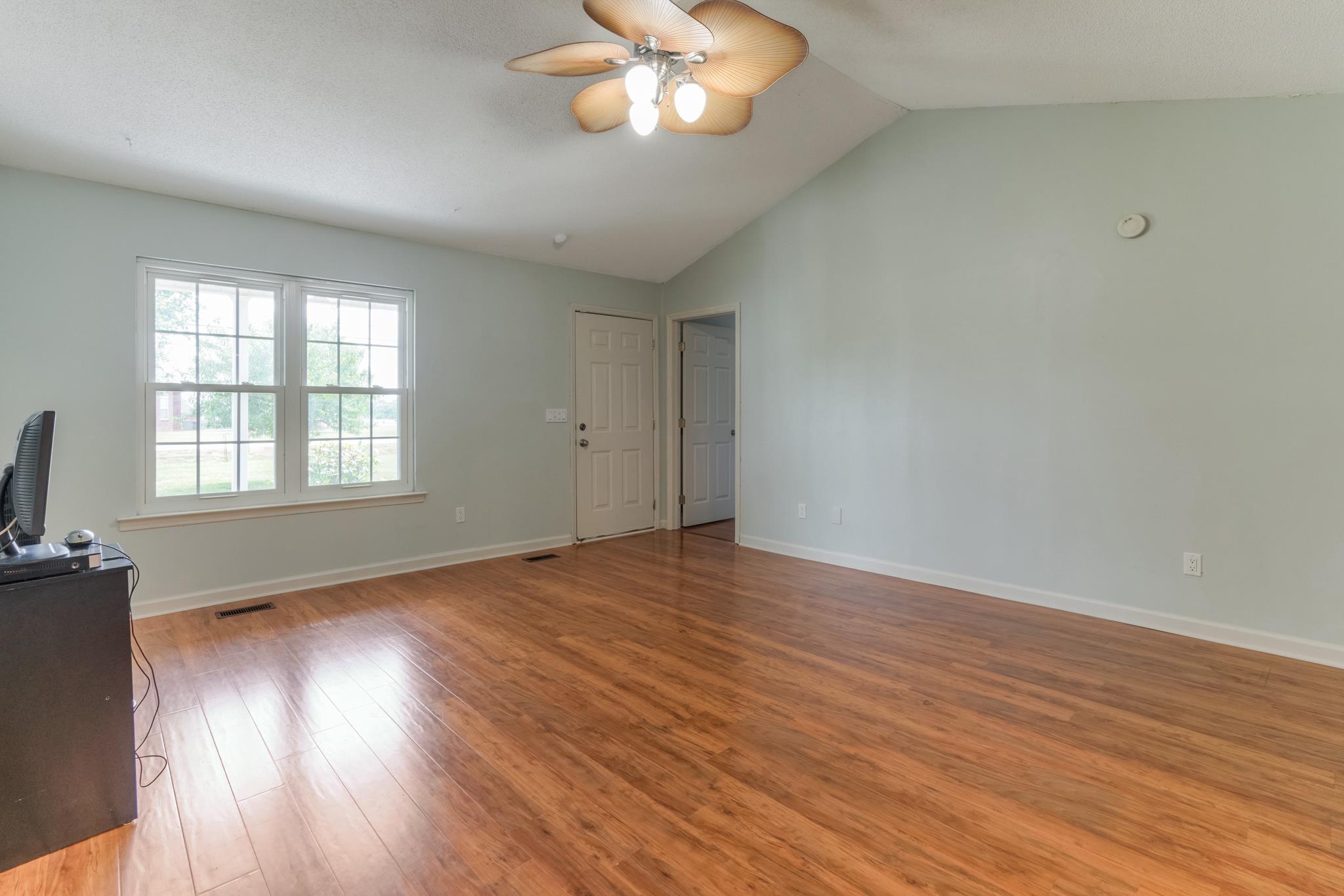 1448 Cut Off Road Murfreesboro, TN 37129 - Photo 4 of 30 Gallery Image 4