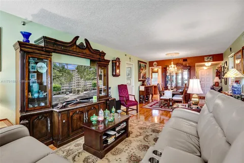 $379,000 | 3520 Oaks Way, Unit 308, Pompano Beach, FL 33069