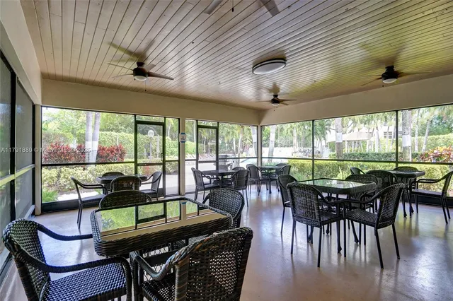 $379,000 | 3520 Oaks Way, Unit 308, Pompano Beach, FL 33069