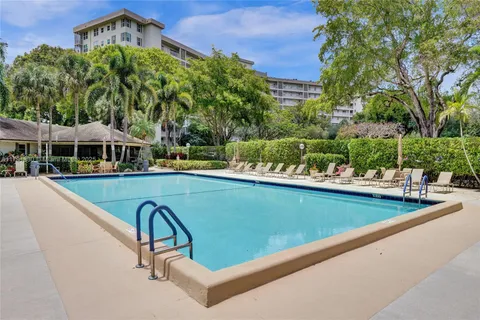 $379,000 | 3520 Oaks Way, Unit 308, Pompano Beach, FL 33069