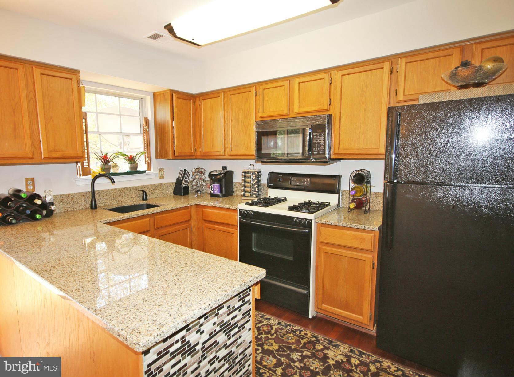 505 Pickwick Village Way Silver Spring, MD 20901 - Photo 3 of 15 Kitchen
