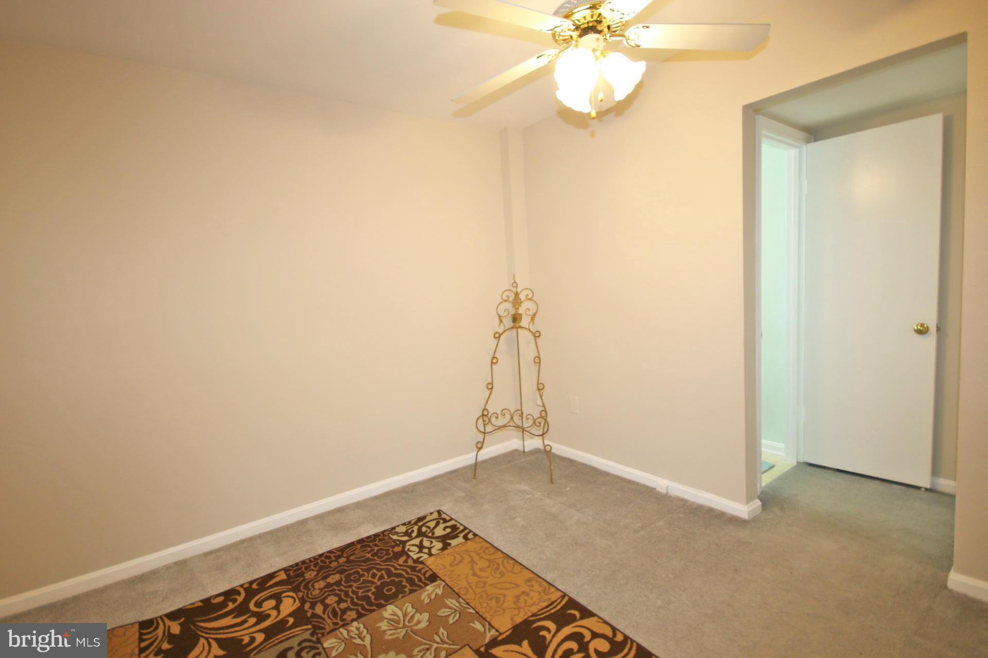 505 Pickwick Village Way Silver Spring, MD 20901 - Photo 8 of 15 Family Room View A