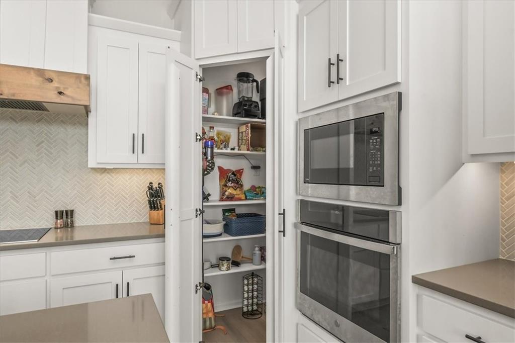 2533 Southwest Old Port Road Lee's Summit, MO 64082 - Photo 11 of 35