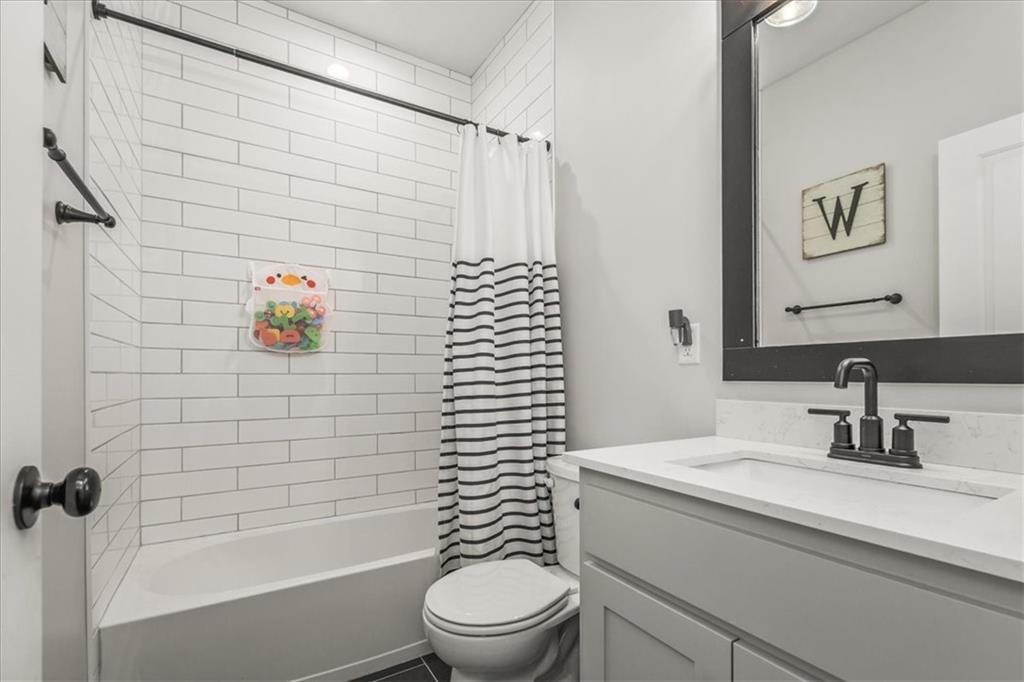 2533 Southwest Old Port Road Lee's Summit, MO 64082 - Photo 20 of 35