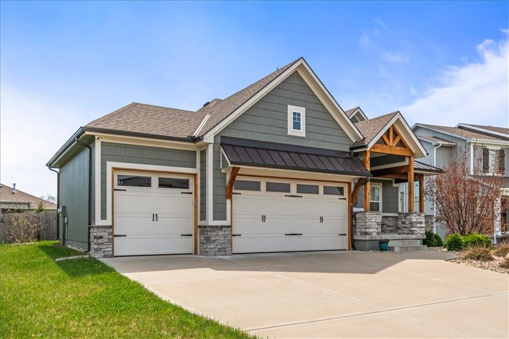 2533 Southwest Old Port Road Lee's Summit, MO 64082 - Photo 2 of 35