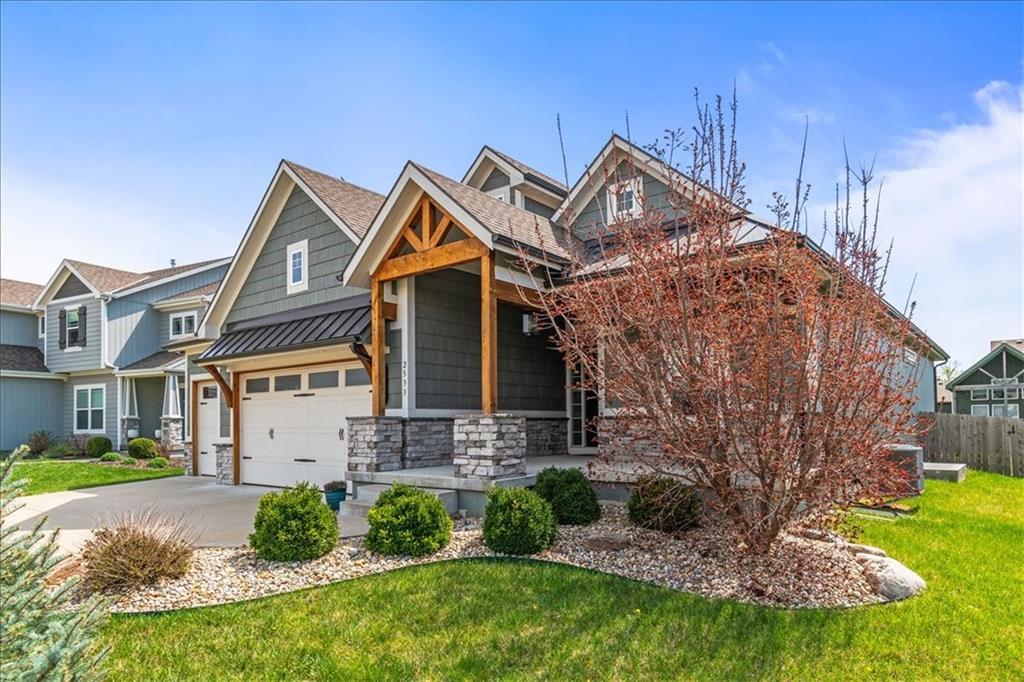 2533 Southwest Old Port Road Lee's Summit, MO 64082 - Photo 3 of 35